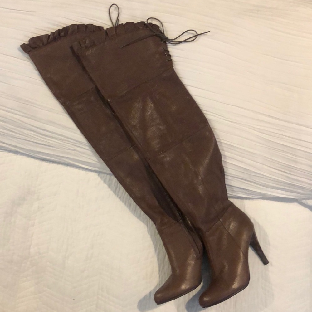 Gorgeous chocolate thigh high Leather boots 👢